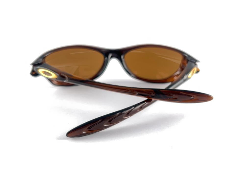 New Vintage Oakley Fate Brown Translucent Mirror Lenses 2003 Sunglasses  For Sale 9