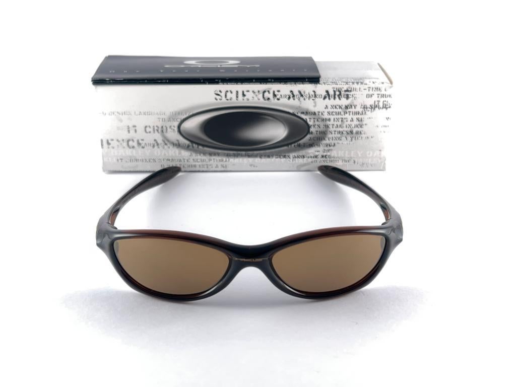 New Vintage Oakley Fate Brown Translucent Mirror Lenses 2003 Sunglasses  In New Condition For Sale In Baleares, Baleares