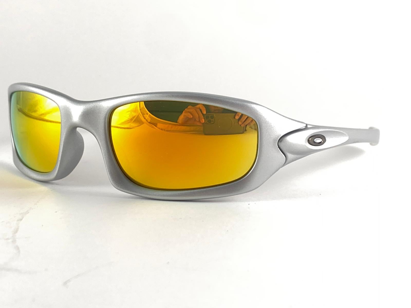 New Vintage Oakley Five Silver Gold Mirror Lenses 2003 Sunglasses Neuf - En vente à Baleares, Baleares