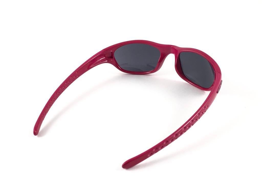 New Vintage Oakley Fives 2.0 Raspberry Black Iridium 2001 Sunglasses In New Condition In Baleares, Baleares