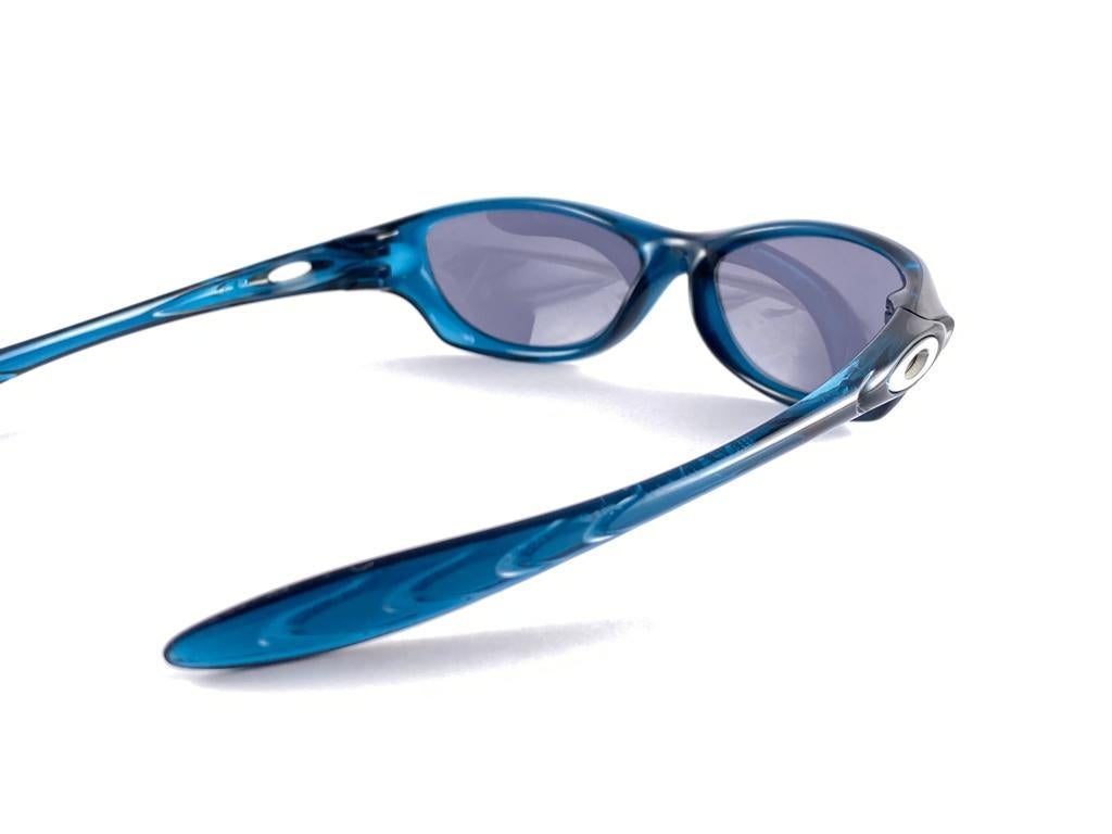 Black New Vintage Oakley Four Crystal Blue Gold Iridium Lenses 2000 Sunglasses For Sale
