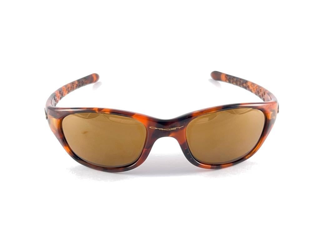 Nouveau Vintage Oakley Frog Skin Tortoise  Lunettes de soleil 1995  en vente 9