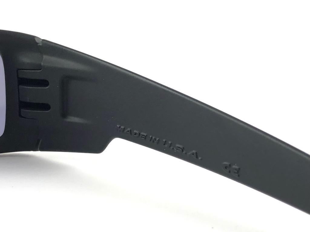 New Vintage Oakley GASCAN Matte Black 2005 Sunglasses 4