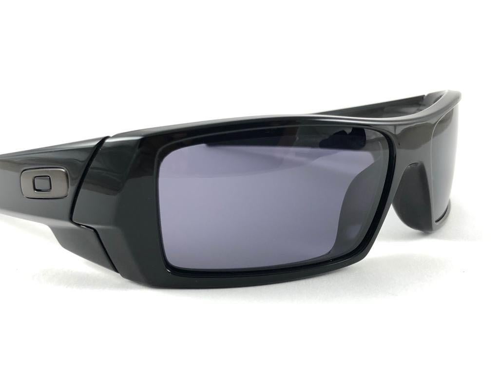 Oakley GASCAN - Lunettes de soleil noires polies, neuves, vintage, 2005  Unisexe en vente