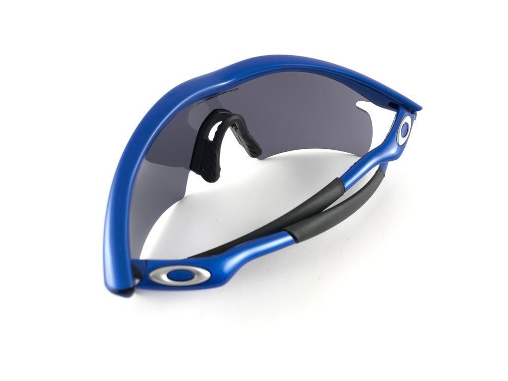 New Vintage Oakley M Frame Blue Iridium Lens 1999 Sunglasses For Sale 1