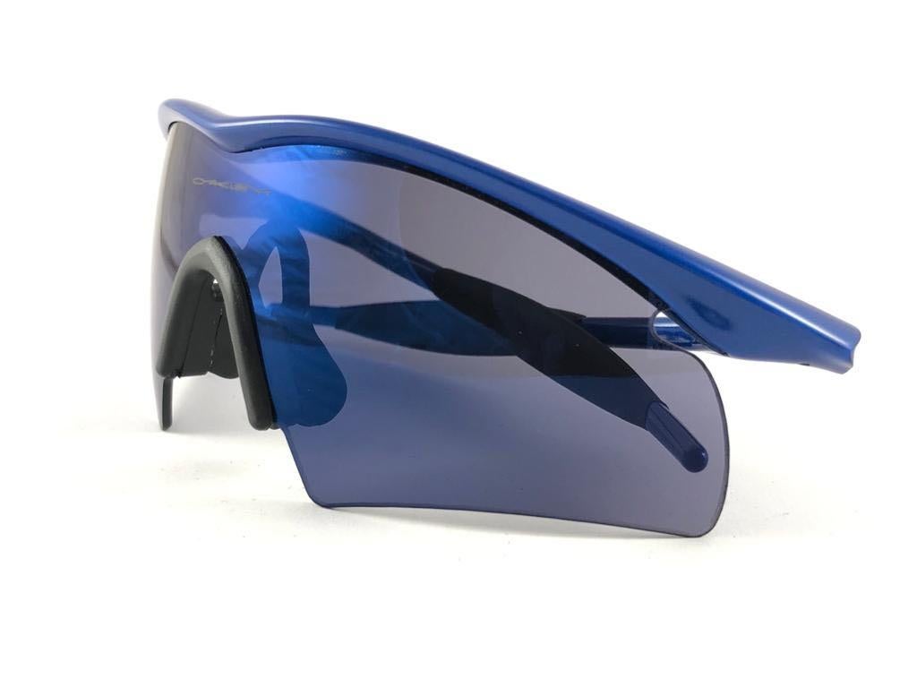New Vintage Oakley M Frame Blue Iridium Lens 1999 Sunglasses For Sale 2