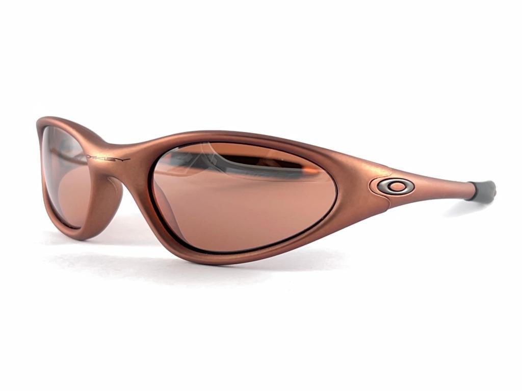 New Vintage Oakley Minute Copper mirror Lens 1999 Sunglasses In New Condition In Baleares, Baleares