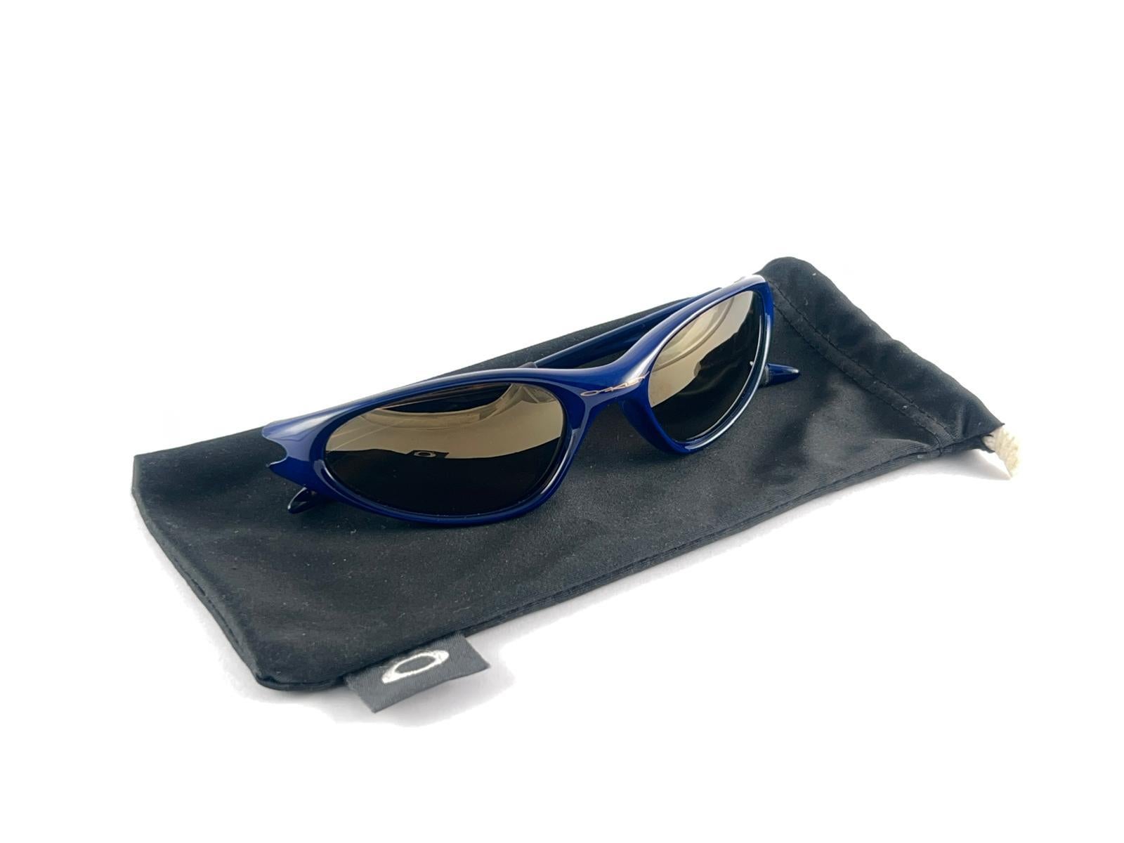 Neu Vintage Oakley Minute Metallic Blau Polarisierte Linsen 2000er Sonnenbrille, Vintage  im Angebot 10
