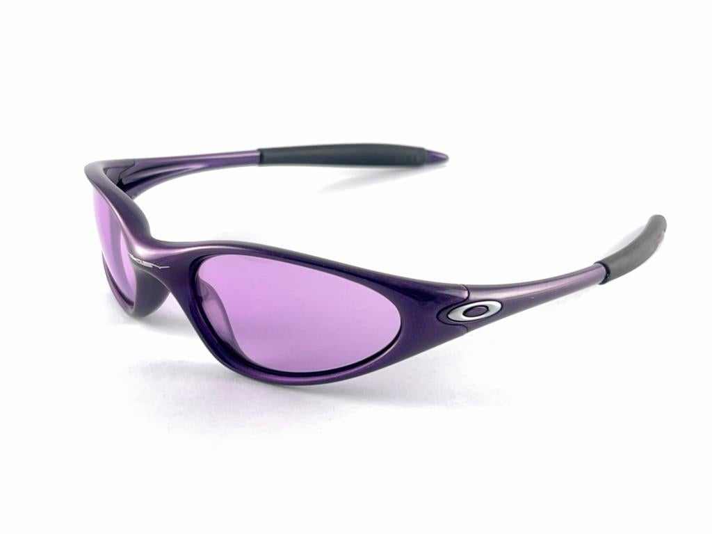 New Vintage Oakley Minute Purple Lens 1999 Sunglasses  In New Condition For Sale In Baleares, Baleares