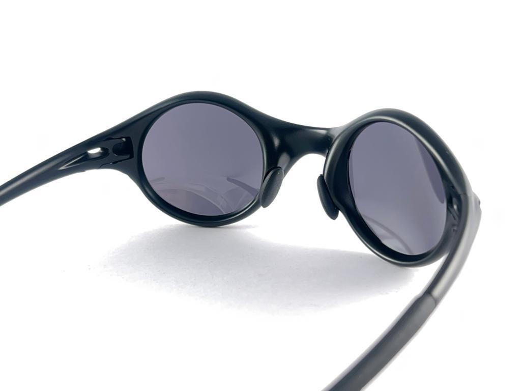 New Vintage Oakley Moon Round Black 1998 Sunglasses 7