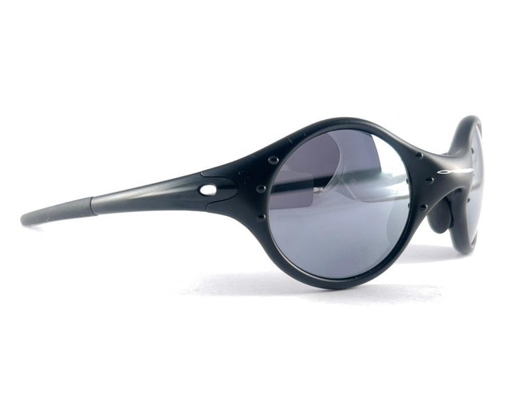 New Vintage Oakley Moon Round Black 1998 Sunglasses