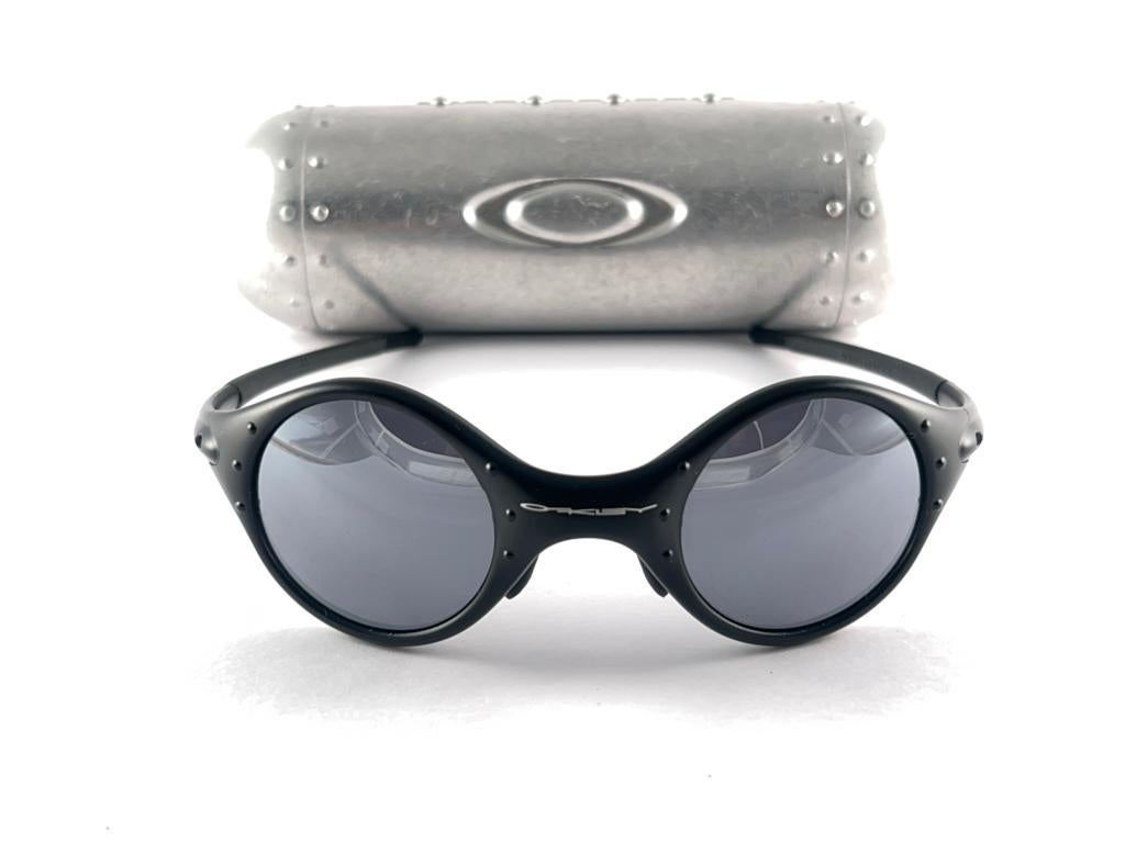New Vintage Oakley Moon Round Black 1998 Sunglasses 1