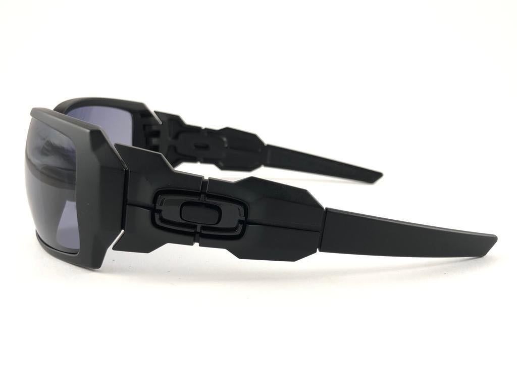 New Vintage Oakley Oil Drum Black Polarized Lens 2005 Sunglasses 3