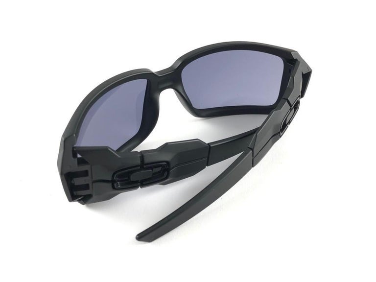 New Vintage Oakley Oil Drum Black Polarized Lens 2005 Sunglasses For Sale  at 1stDibs