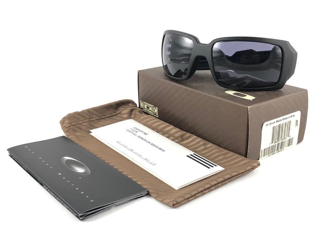 2005 oakley sunglasses