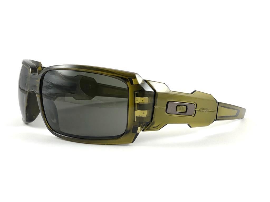 New Vintage Oakley Oil Drum Olive Polarized Lens 2005 Sunglasses In New Condition In Baleares, Baleares