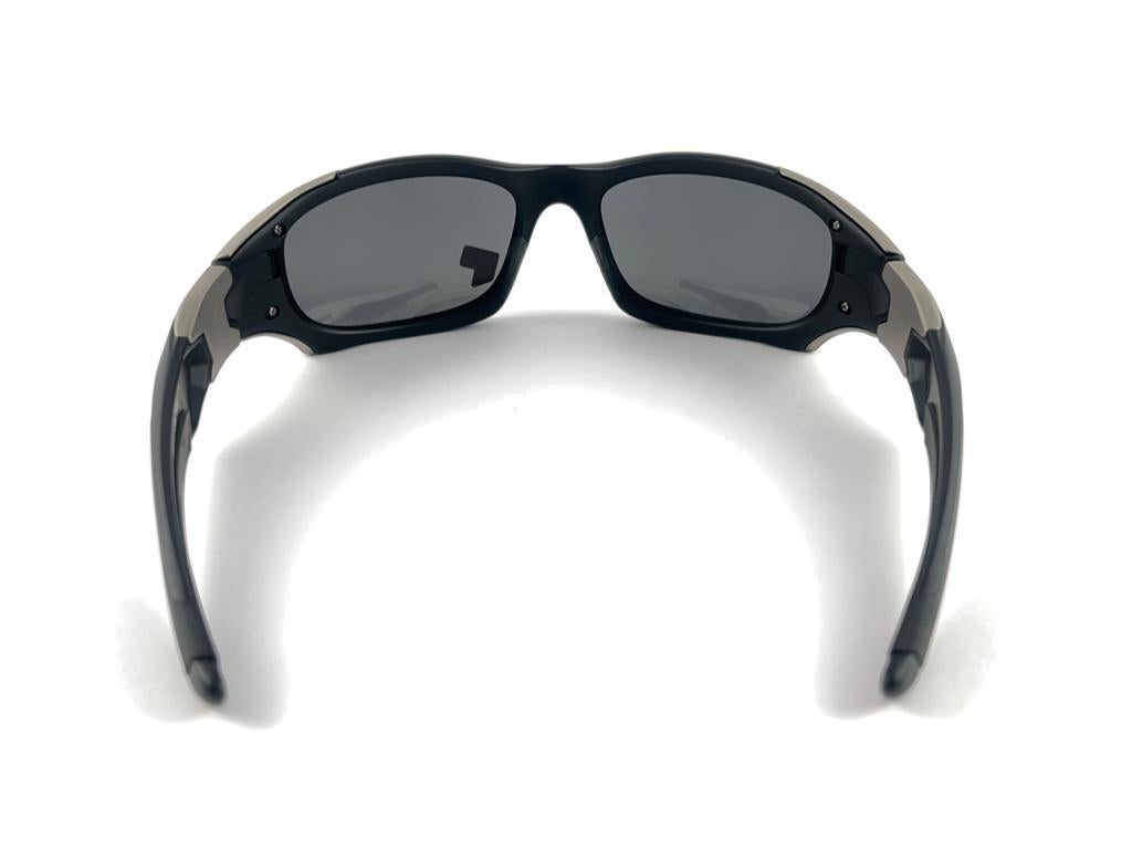 New Vintage Oakley Pitt Boss II Matte Iridium Lens 2001 Sunglasses  In New Condition In Baleares, Baleares