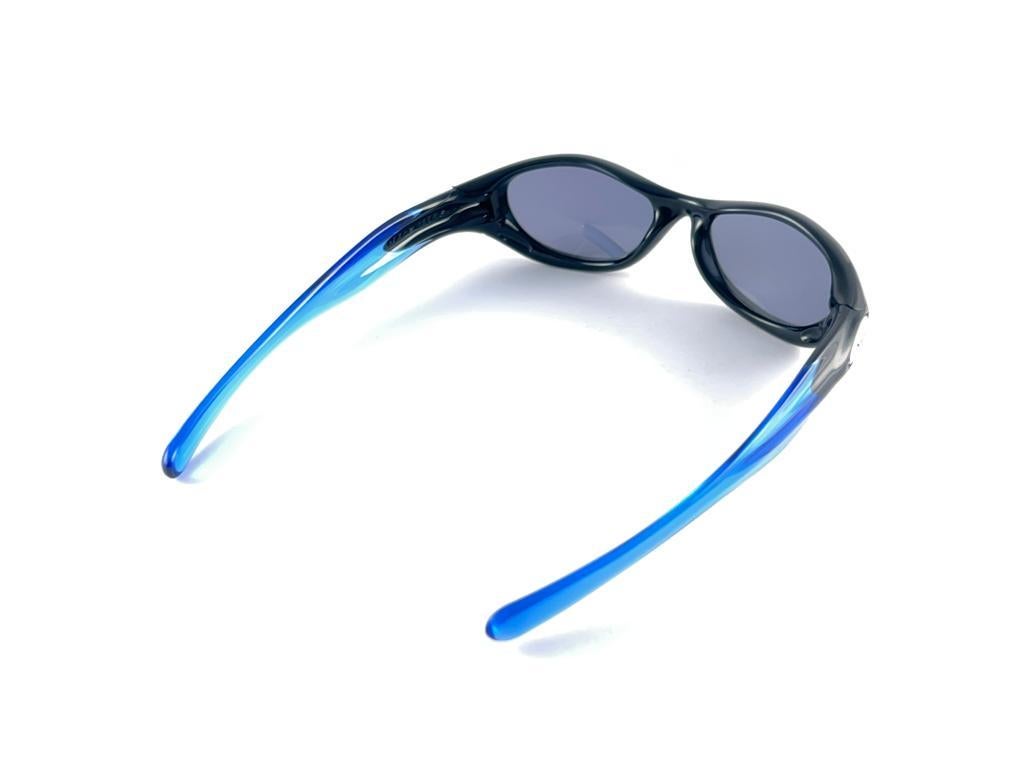 New Vintage Oakley Pocket Blue Lens 2003 Sunglasses For Sale 1