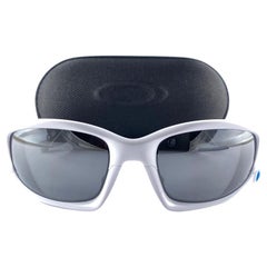 New Vintage Oakley Polar White Frame  2000'S Sunglasses