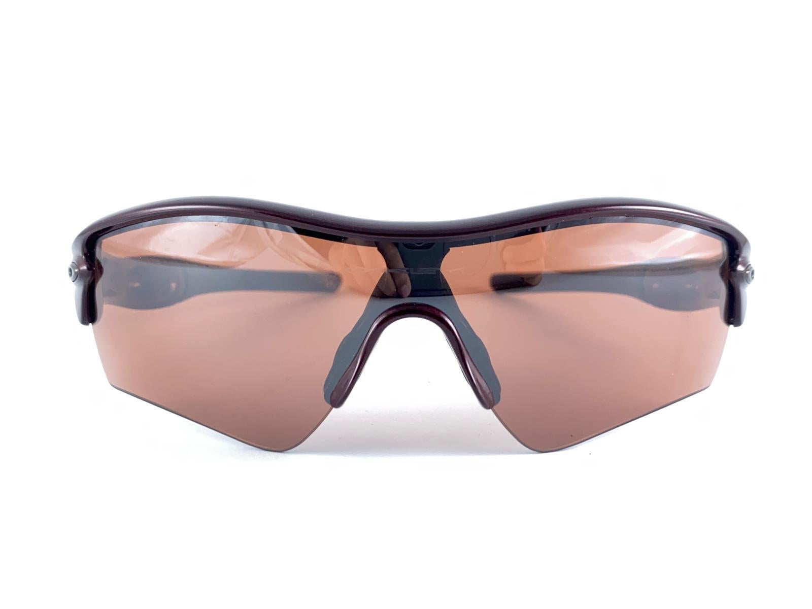 Women's or Men's New Vintage Oakley Radar Burgundy Frame Rose Lens 1999 Sunglasses