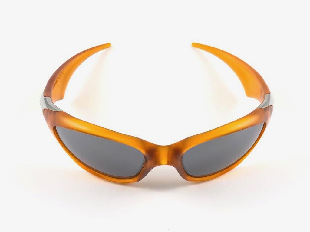 New Vintage Oakley Scar Persimmon Black Iridium Lens 2001 Sunglasses In New Condition In Baleares, Baleares