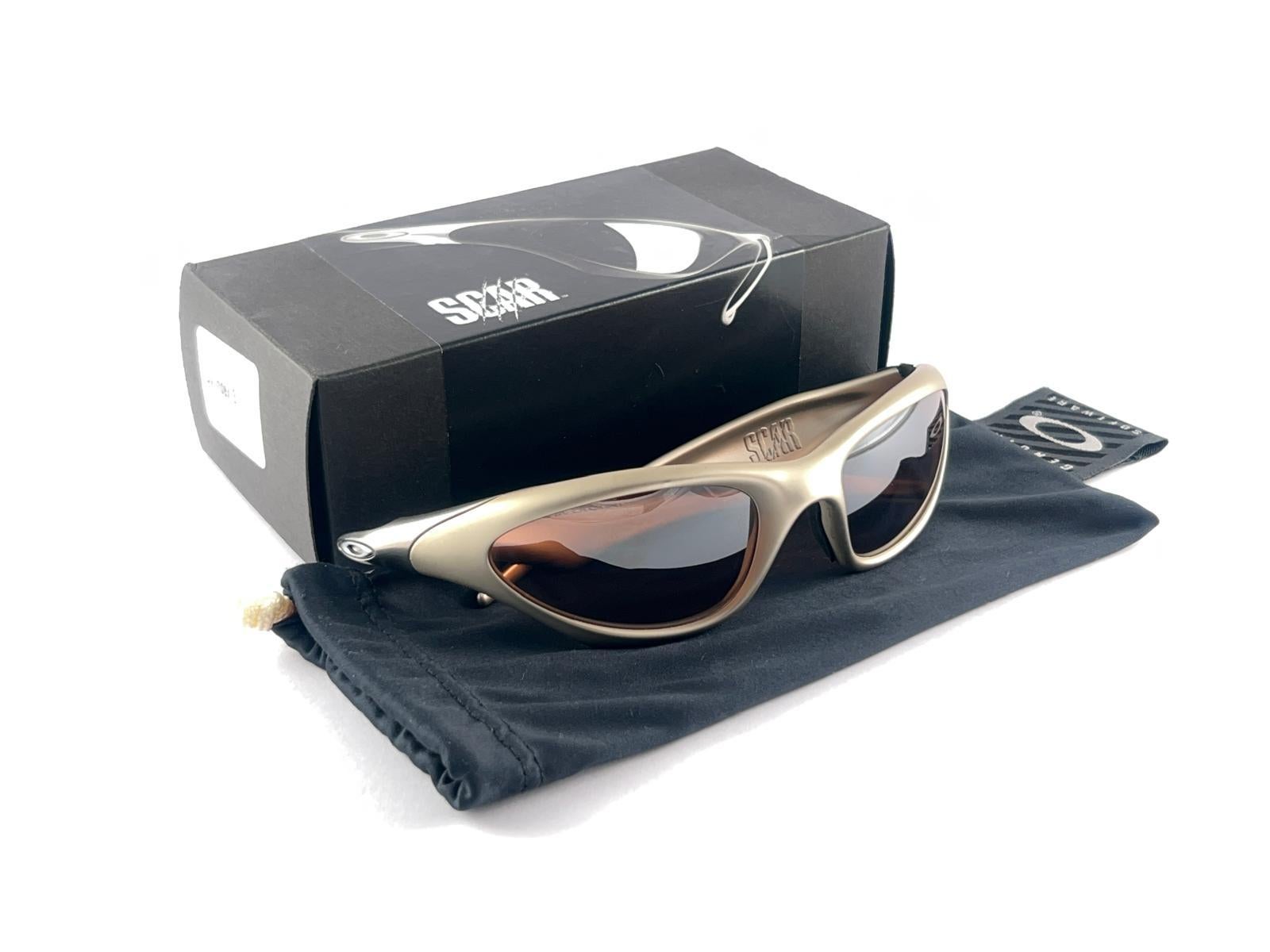 New Vintage Oakley Scar Salmon Iridium Lenses Sunglasses 1990's Made in Usa In New Condition For Sale In Baleares, Baleares