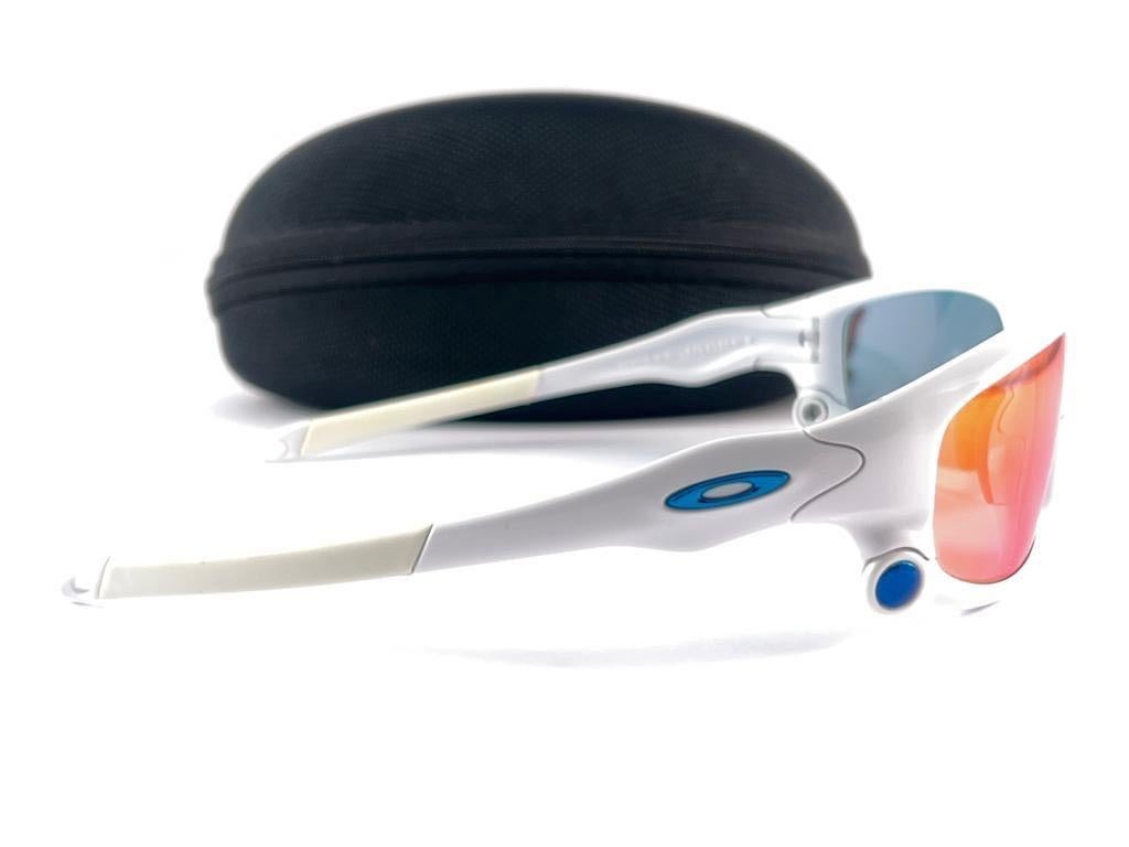 Geteilte Eichenholzjacke mit Quick Release System-Rahmen  2000'S Sonnenbrille im Angebot 2