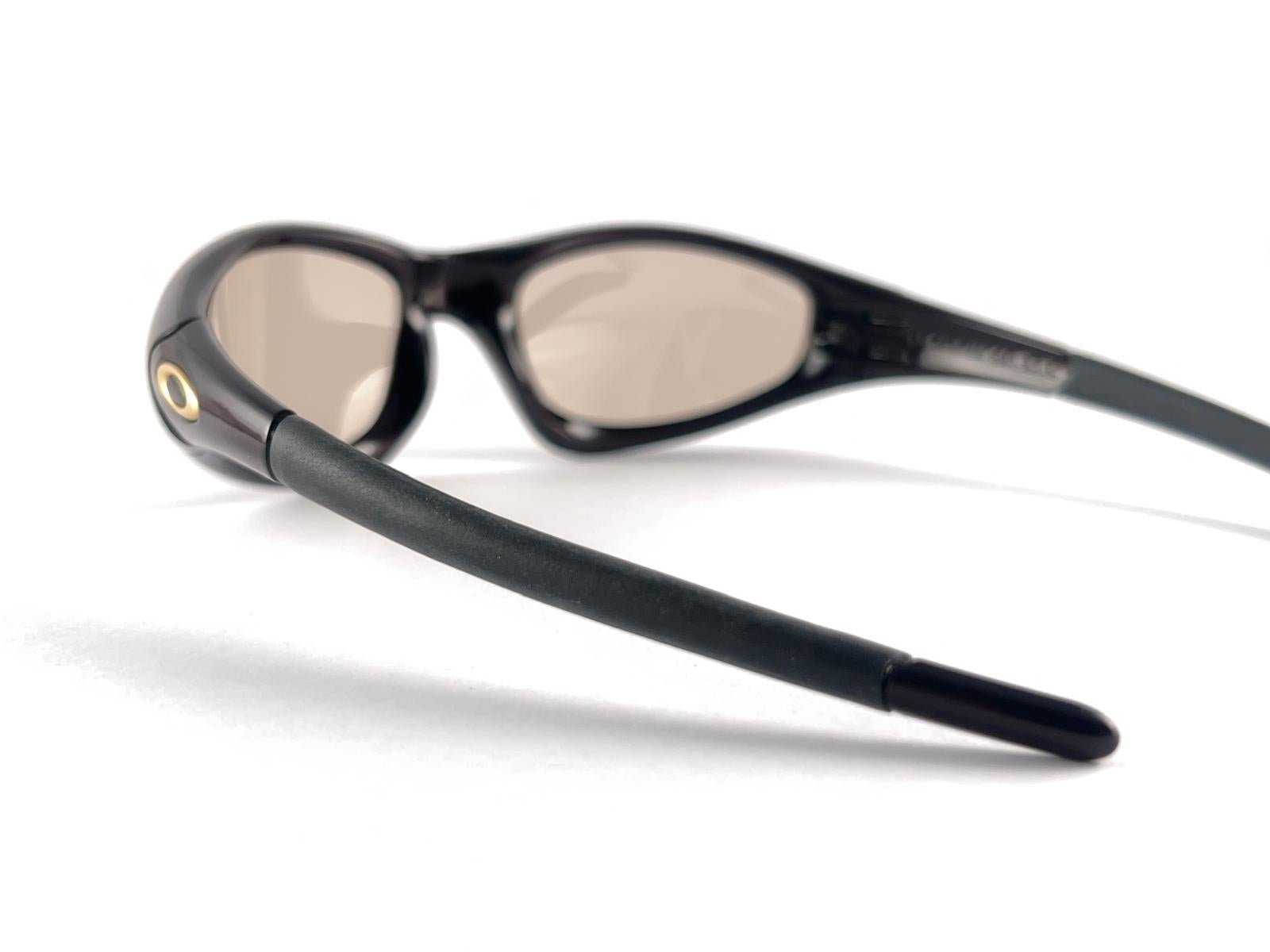 New Vintage Oakley Straight Metallic Burgundy 2000's Sunglasses  For Sale 6