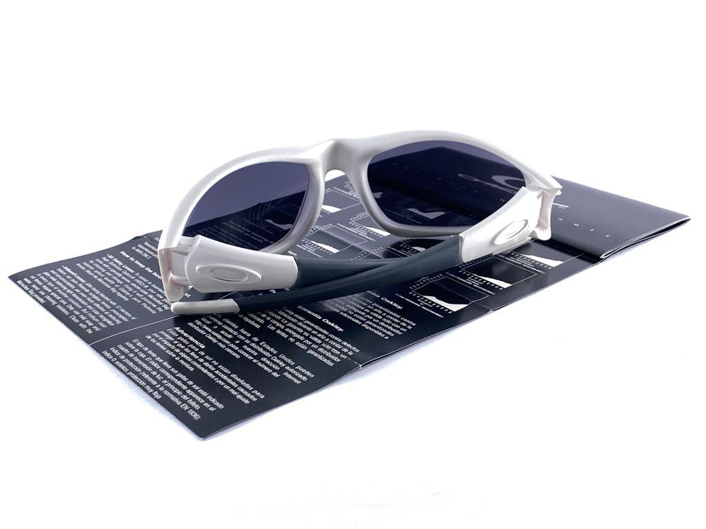 New Vintage Oakley Straight White 2000's Sunglasses  For Sale 1
