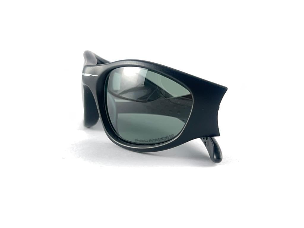 Nero New Vintage Oakley TEN Frame Polarized Lens 1998 Occhiali da sole in vendita
