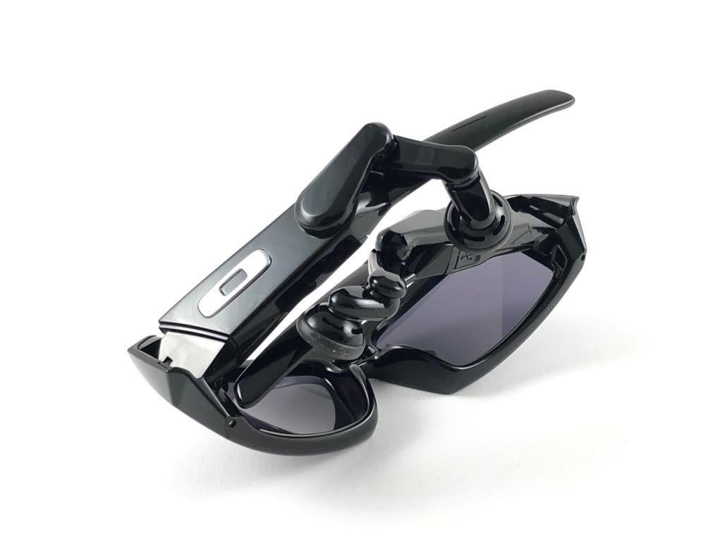 New Vintage Oakley Thump 512MB MP3 Gascan Black Iridium Lenses 2003 Sunglasses 5