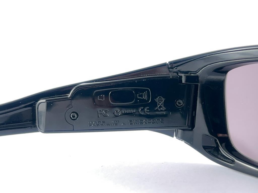 New Vintage Oakley Thump 512MB MP3 Polished Black Lense 2003 Sunglasses  For Sale 16