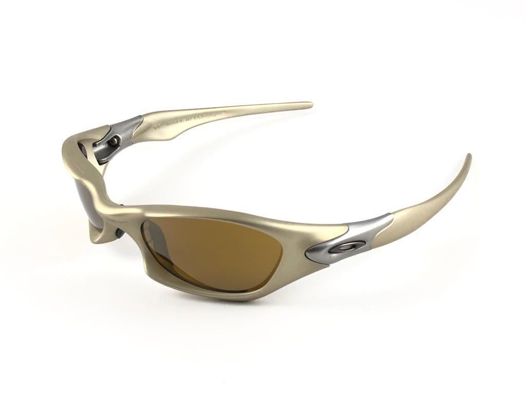 New Vintage Oakley Valve Gold Lenses 2003 Sunglasses 1