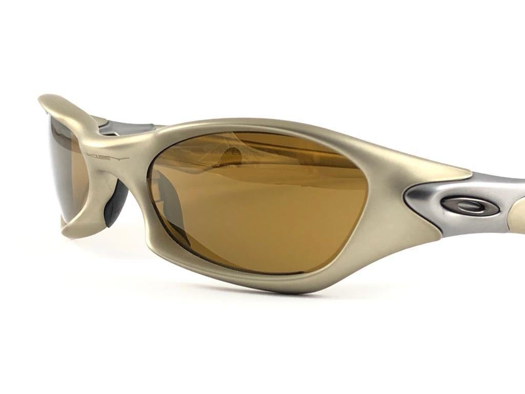 New Vintage Oakley Valve Gold Lenses 2003 Sunglasses 5