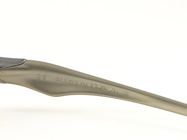 New Vintage Oakley Valve Gold Lenses 2003 Sunglasses For Sale at 1stDibs