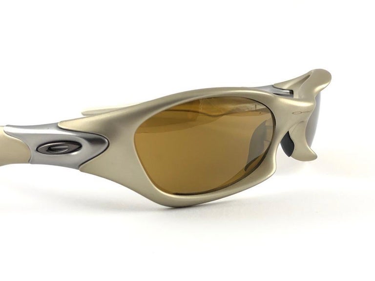 New Vintage Oakley Valve Gold Lenses 2003 Sunglasses For Sale at 1stDibs