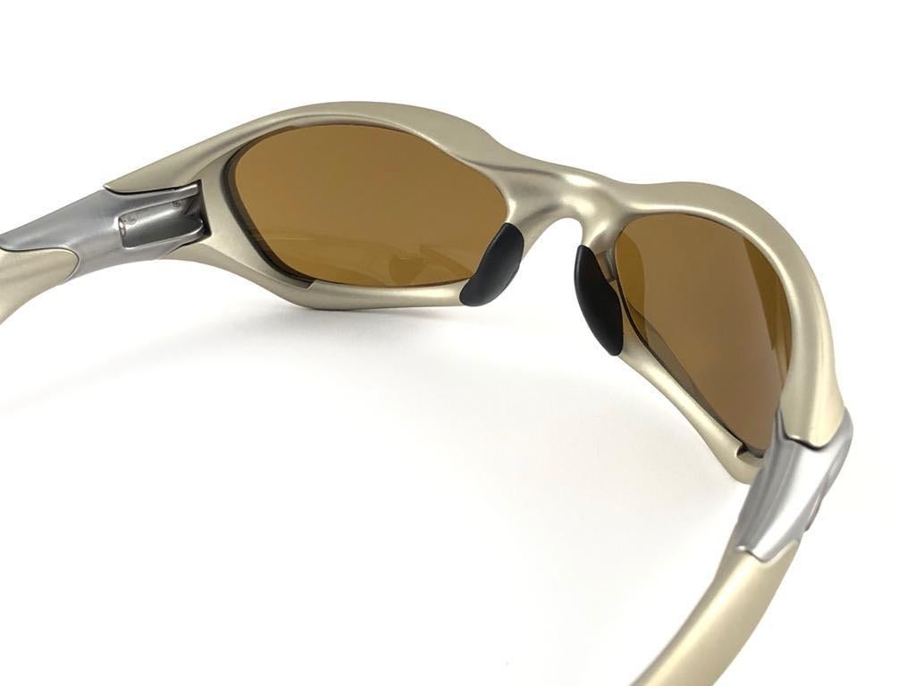Women's or Men's New Vintage Oakley Valve Gold Lenses 2003 Sunglasses