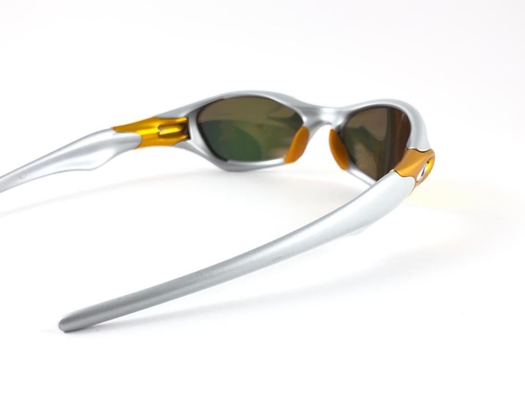 New Vintage Oakley Valve Silver Fire Lenses 2003 Sunglasses 1