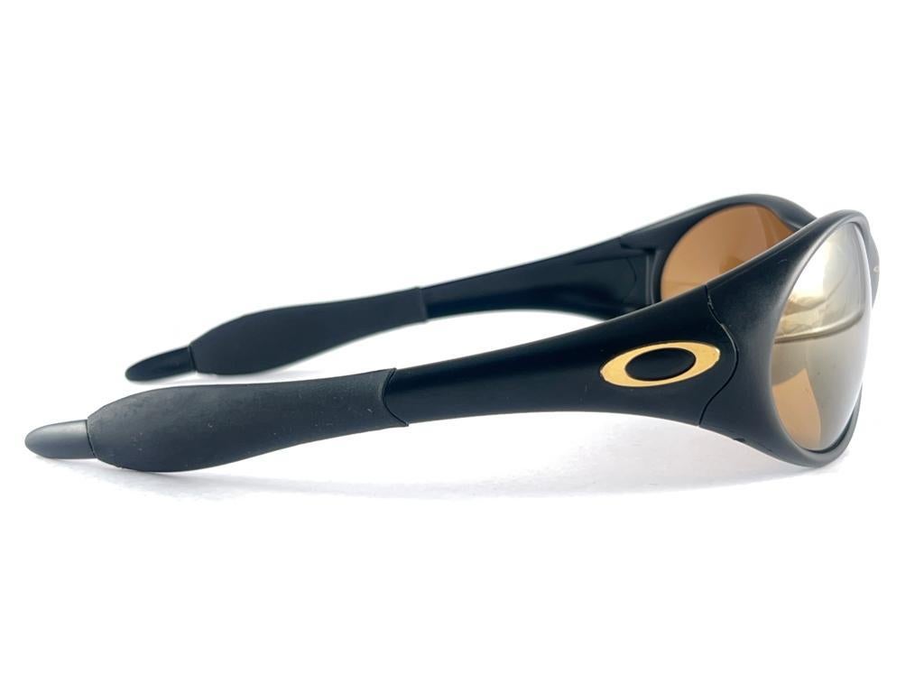 New Vintage Oakley Wrap Around Balck Gold Lenses 1999 Sunglasses 6