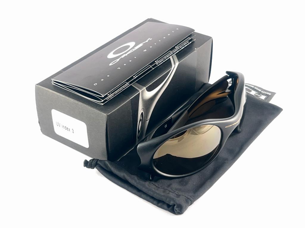 New Vintage Oakley Wrap Around Balck Gold Lenses 1999 Sunglasses  11