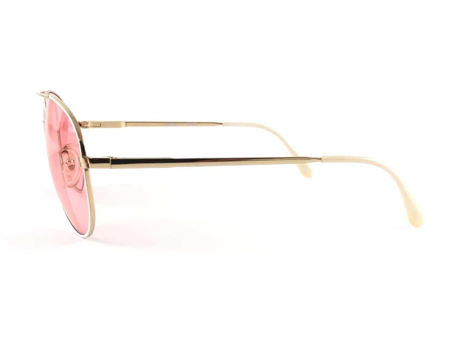 New Vintage Omega Aviator White & Gold Sunglasses 1980's Made in Belgium In New Condition For Sale In Baleares, Baleares
