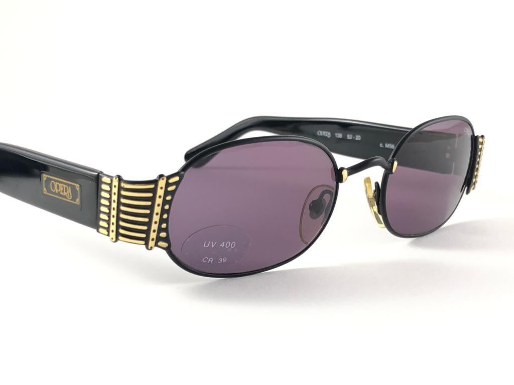 New Vintage Opera op138 Oval Black Gold  1990 Sunglasses Made in Italy In New Condition For Sale In Baleares, Baleares