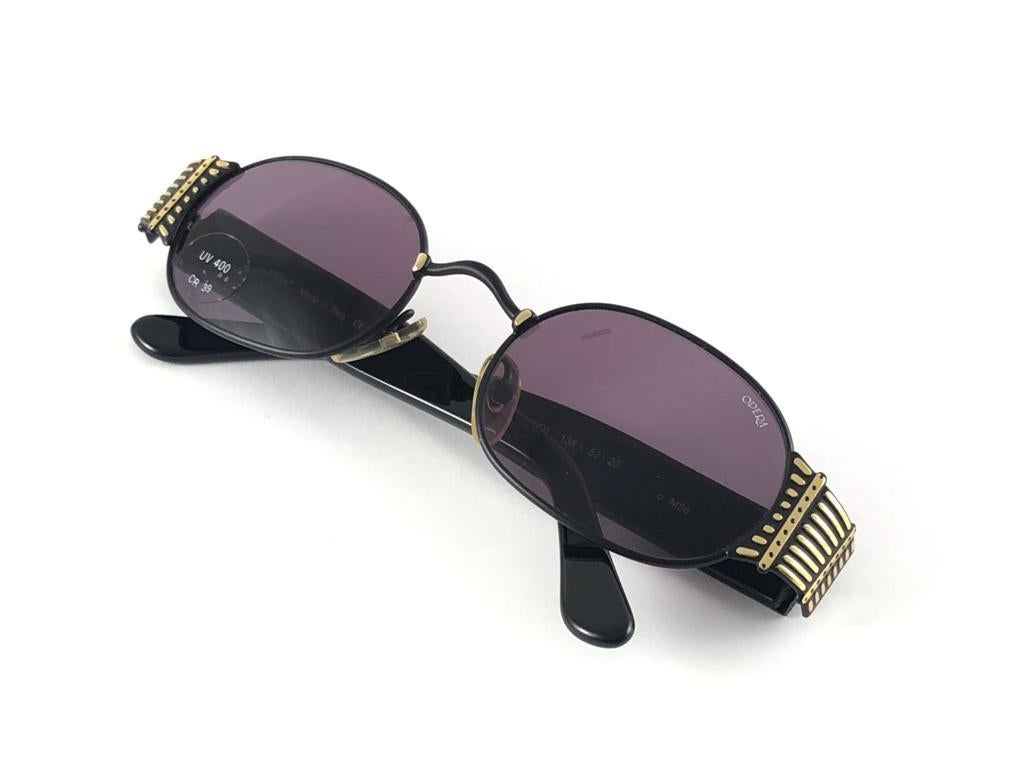 New Vintage Opera op138 Oval Black Gold  1990 Sunglasses Made in Italy For Sale 2