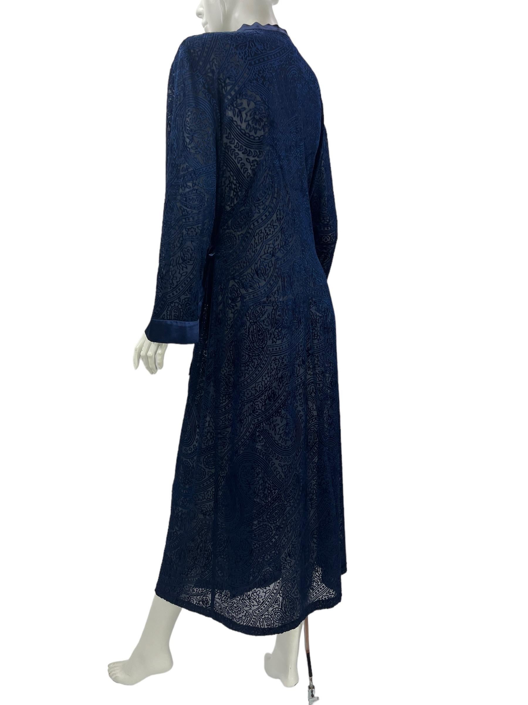 Women's New Vintage Oscar de la Renta midnight blue devore velvet lounge dress / robe  For Sale
