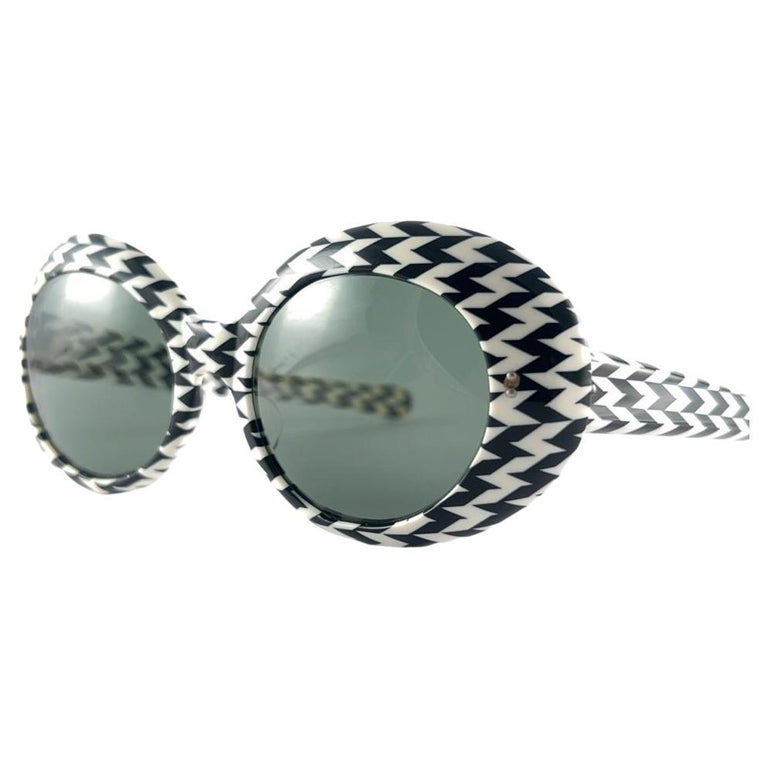 New Vintage Oval Oversized Black and White Sunglasses 60 display picture 3