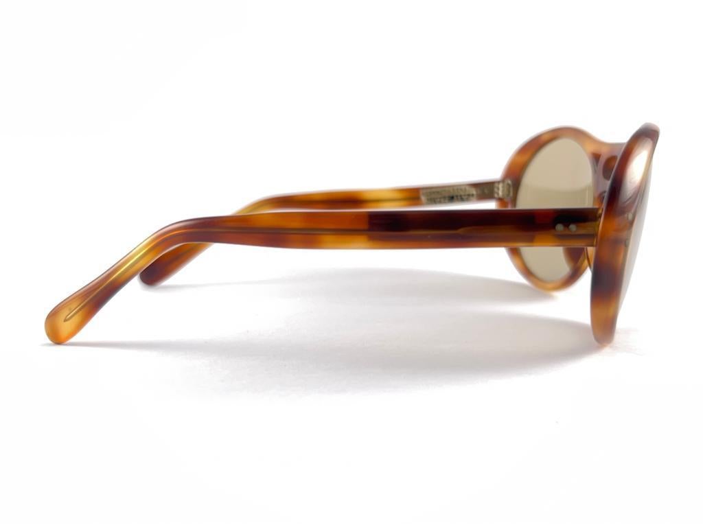 Women's or Men's New Vintage Oval Tortoise Light Brown Lenses 60'S France Handmade Sunglasses For Sale