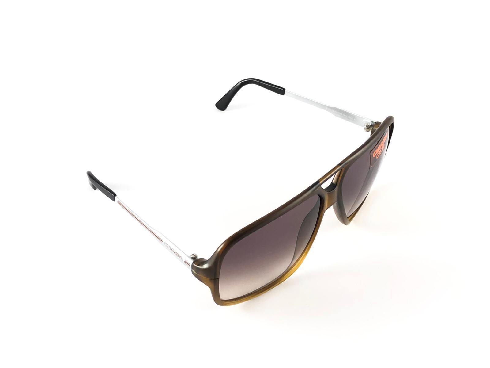 Gris Carrera 5526 grandes lunettes de soleil vintage surdimensionnées, Autriche, années 1970, Neuf en vente