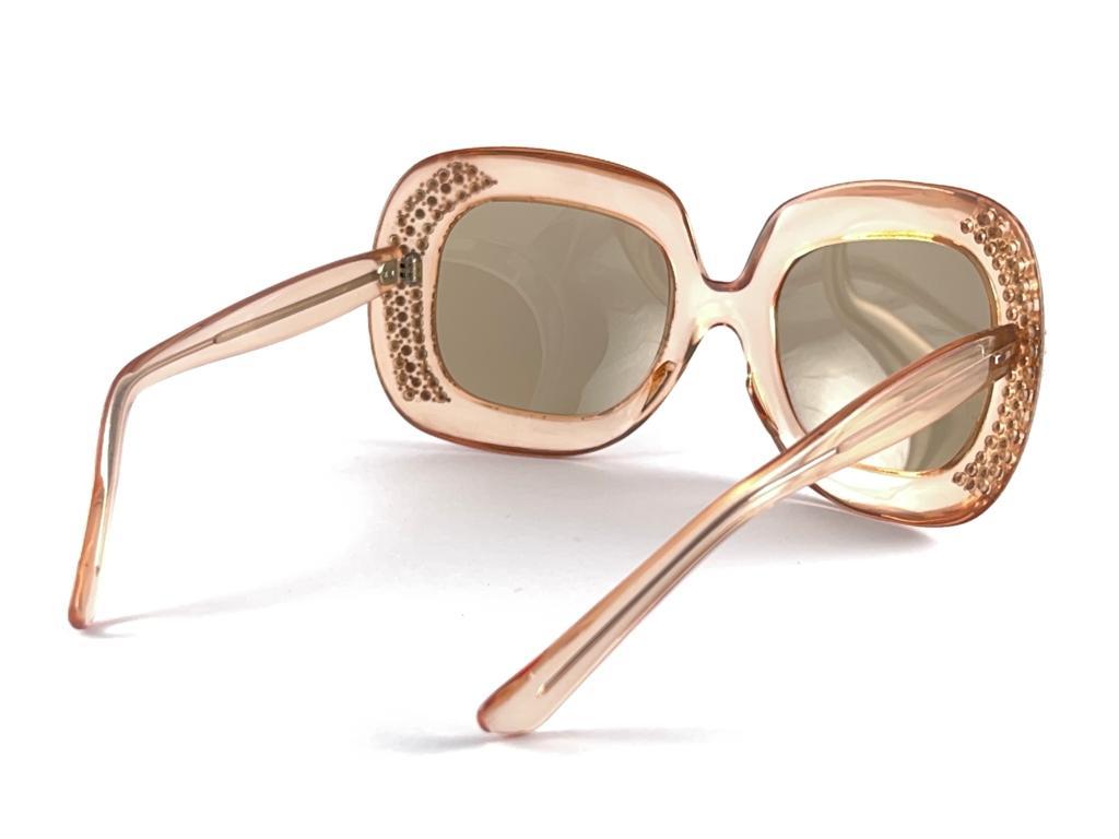 New Vintage Oversized Pink Translucent Sunglasses 1970's Made In France en vente 7