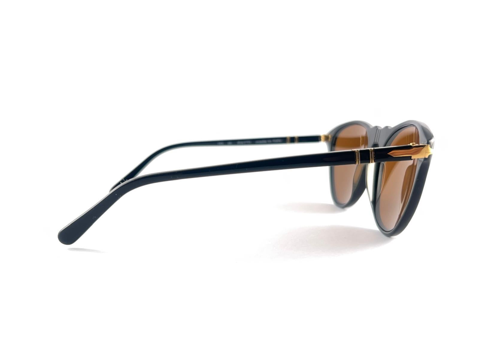 New Vintage Persol By Ratti Cat Eye Black Frame Sunglasses 1960's Made In Italy en vente 2