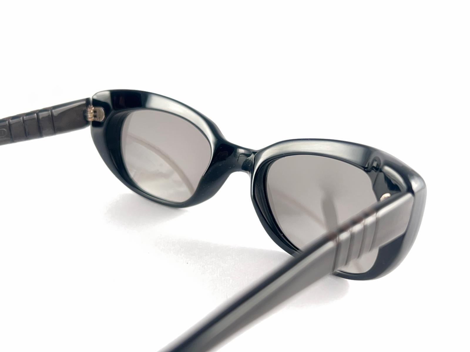 Neuer Vintage-Persol von Ratti Space Graue Sonnenbrille mit Rahmen 1960er Jahre, hergestellt in Italien im Angebot 6